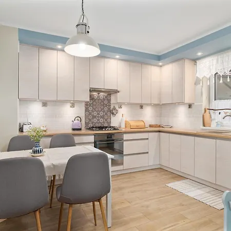 Apartment Przystanek Lesna *