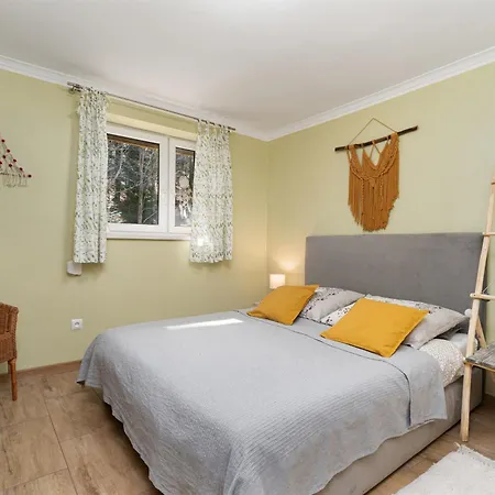 Apartment Przystanek Lesna Targanice