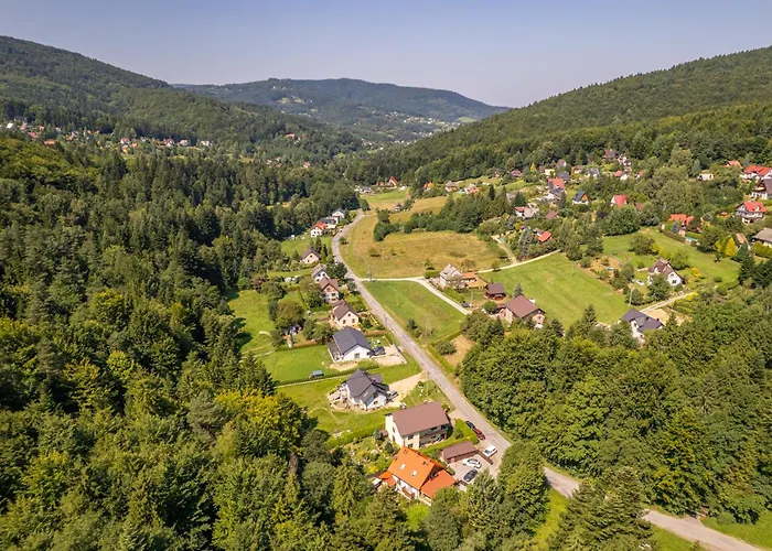 Apartamento Przystanek Leśna 3 Nad Strumieniem, Otoczone Lasem U Stóp Beskidów