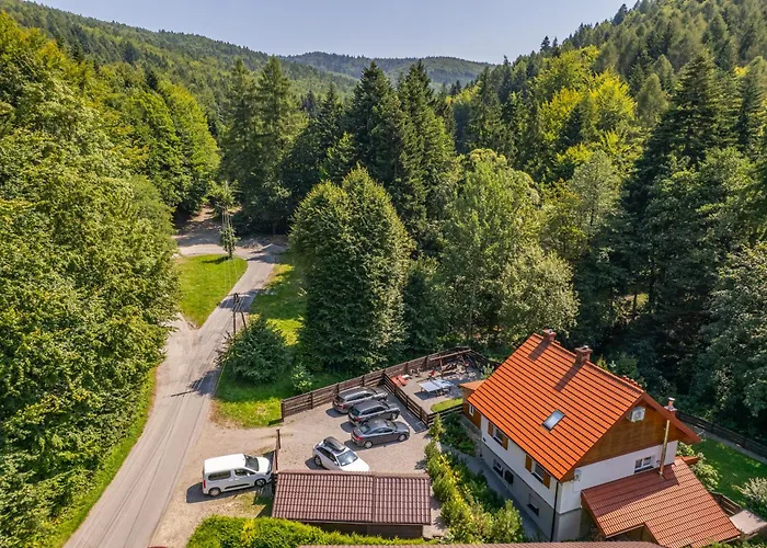 Apartamento Przystanek Leśna 3 Nad Strumieniem, Otoczone Lasem U Stóp Beskidów Targanice