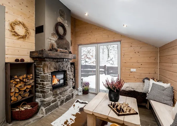 Przystanek Leśna 3 Nad Strumieniem, Otoczone Lasem U Stóp Beskidów * Targanice