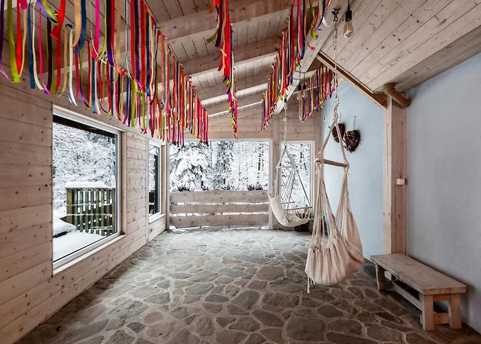 Przystanek Leśna 3 Nad Strumieniem, Otoczone Lasem U Stóp Beskidów Targanice