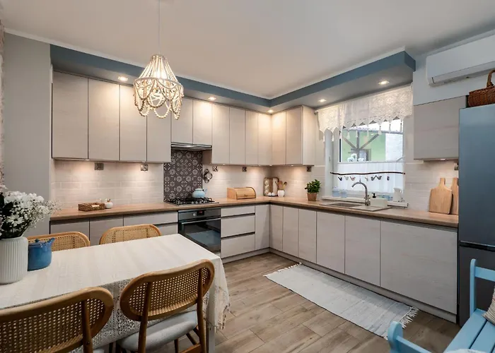 Przystanek Leśna 3 Nad Strumieniem, Otoczone Lasem U Stóp Beskidów Targanice