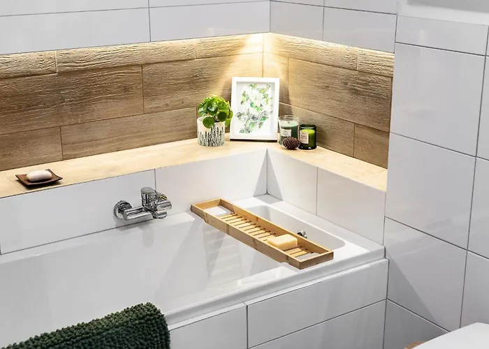 Przystanek Leśna 3 Nad Strumieniem, Otoczone Lasem U Stóp Beskidów * Targanice